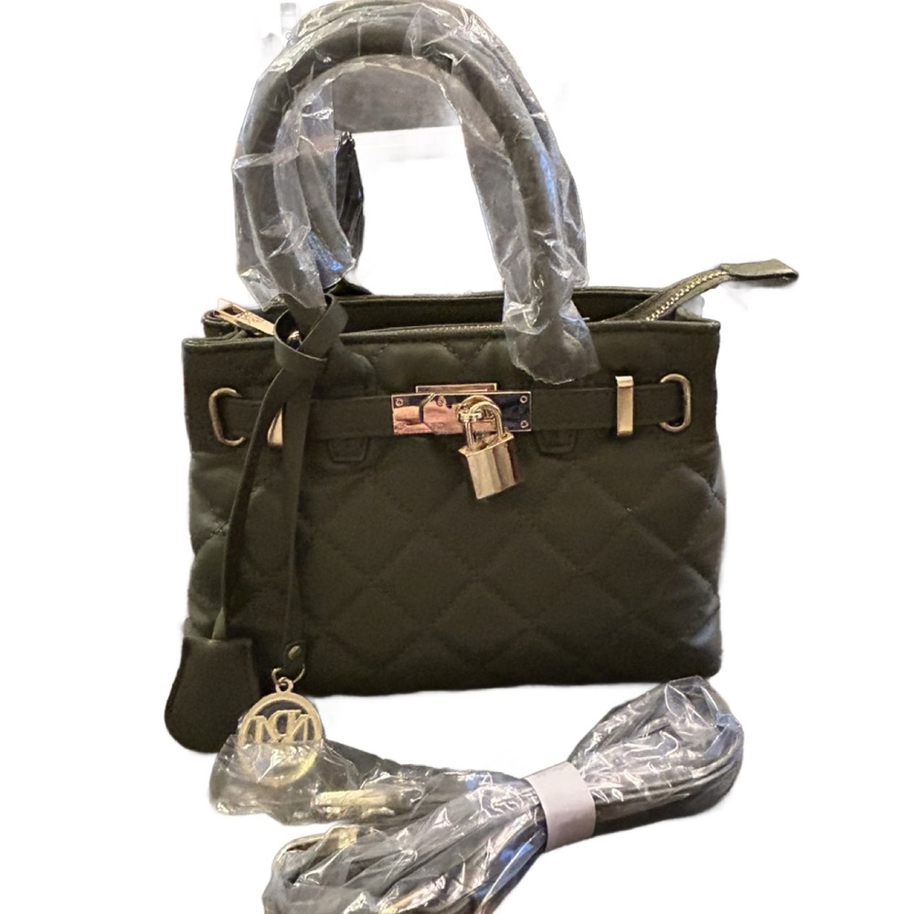 Badgley Mischka Diamond Quilted Tote Bag w/ Front Lock & BM Pendant. NWT
